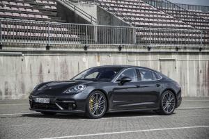 Porsche Panamera Turbo 2016 года